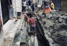 মসজিদ নির্মাণের সময় তিতাস গ্যাসের মূল লাইন ক্ষতিগ্রস্ত করা হয়