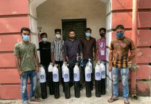 কল করলেই বাড়ি বাড়ি অক্সিজেন সিলিন্ডার পৌঁছে দিচ্ছে যশোর জেলা ছাত্রলীগ