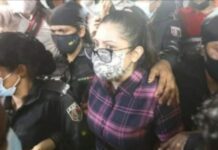 বাসায় দেশি-বিদেশি বিপুল মাদক সহ র্যাবের হাতে আটক পরীমনি