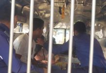 নিজের ছেলেকে পুলিশে দিলেন বাবা-মা